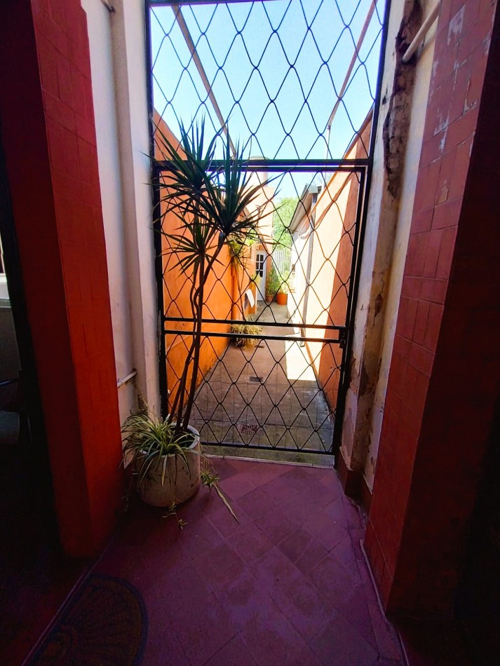 OPORTUNIDAD! HERMOSA CASA PH CRISOSTOMO 100