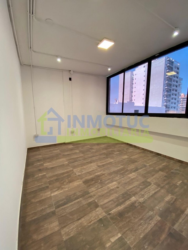 ALQUILER DE EDIFICIO DE CONSULTORIOS/OFICINAS - USOS MULTIPLES - GRAL PAZ 381