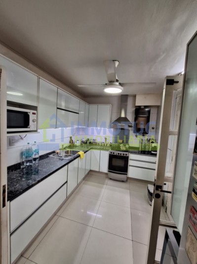 CASA BARRIO SUR - LAS HERAS AL 200 - 3 DORM. 5 BAÑOS - COCHERA
