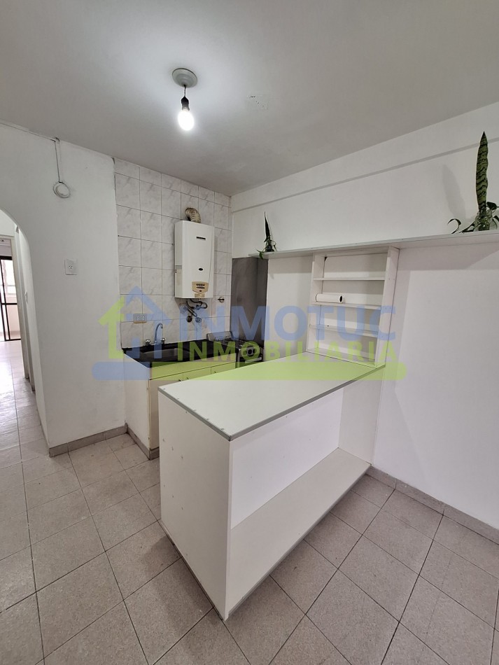 ALQUILER DEPARTAMENTO DE 1 DORMITORIO CON BALCON - LAVADERO - CRISOSTOMO ALVAREZ 300 - CENTRO 