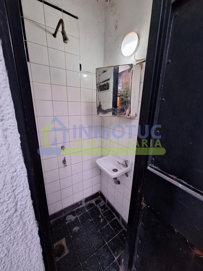 CASA EN VENTA GRAL. PAZ AL 600 - BARRIO SUR - 3 BAÑOS 4 DORMITORIOS COCHERA FONDO Y GRAN POTENCIAL DE AMPLIACION 