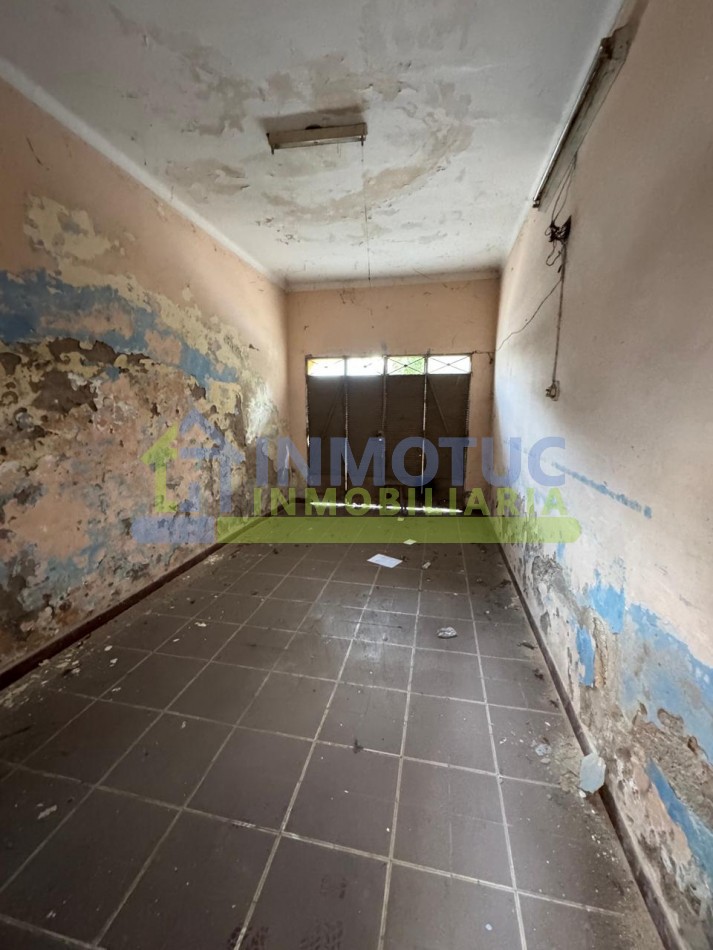 CASA 25 DE MAYO 1200 ( 25 DE MAYO Y URUGUAY) A REFACCIONAR - VENTA