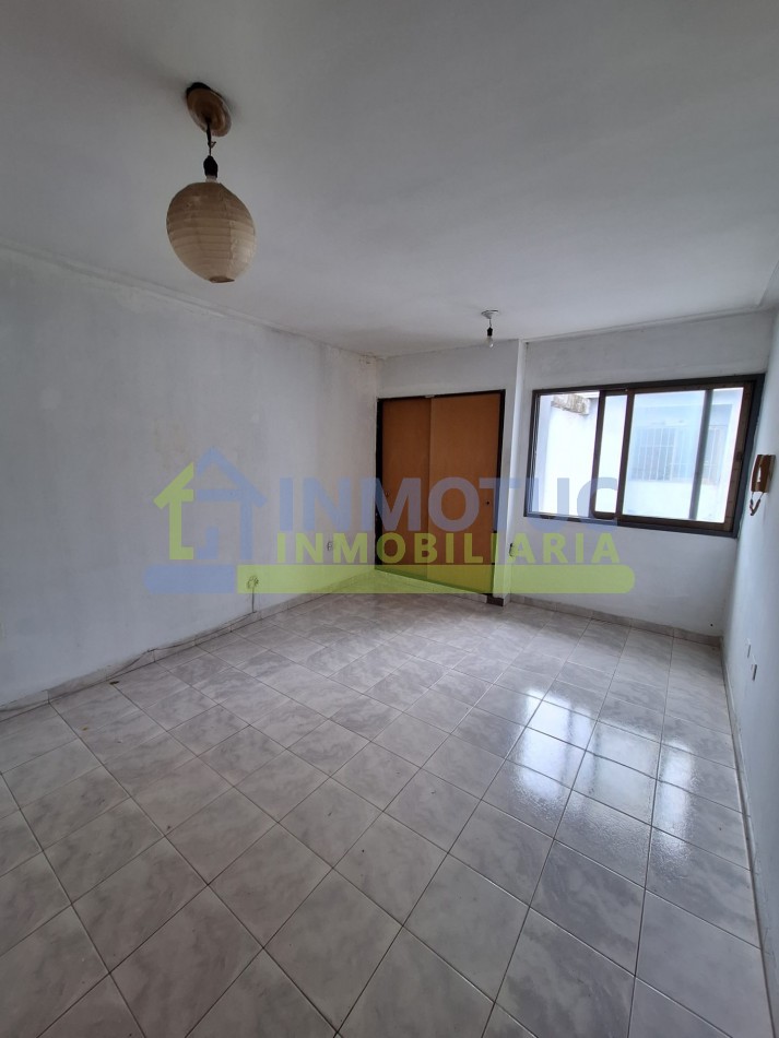 DEPARTAMENTO DE 1 DORMITORIO MUY AMPLIO CON PLACARD - LUMINOSO - 9 DE JULIO 500 - BARRIO SUR