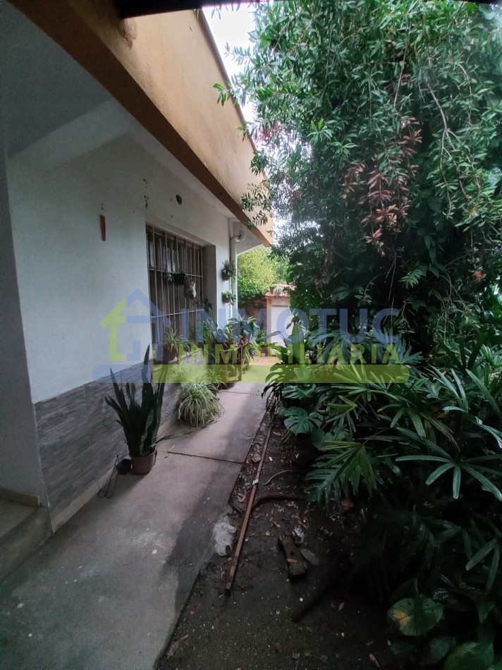 CASA 4 DORM. VILLA CARMELA - BARRIO ISLAS MALVINAS