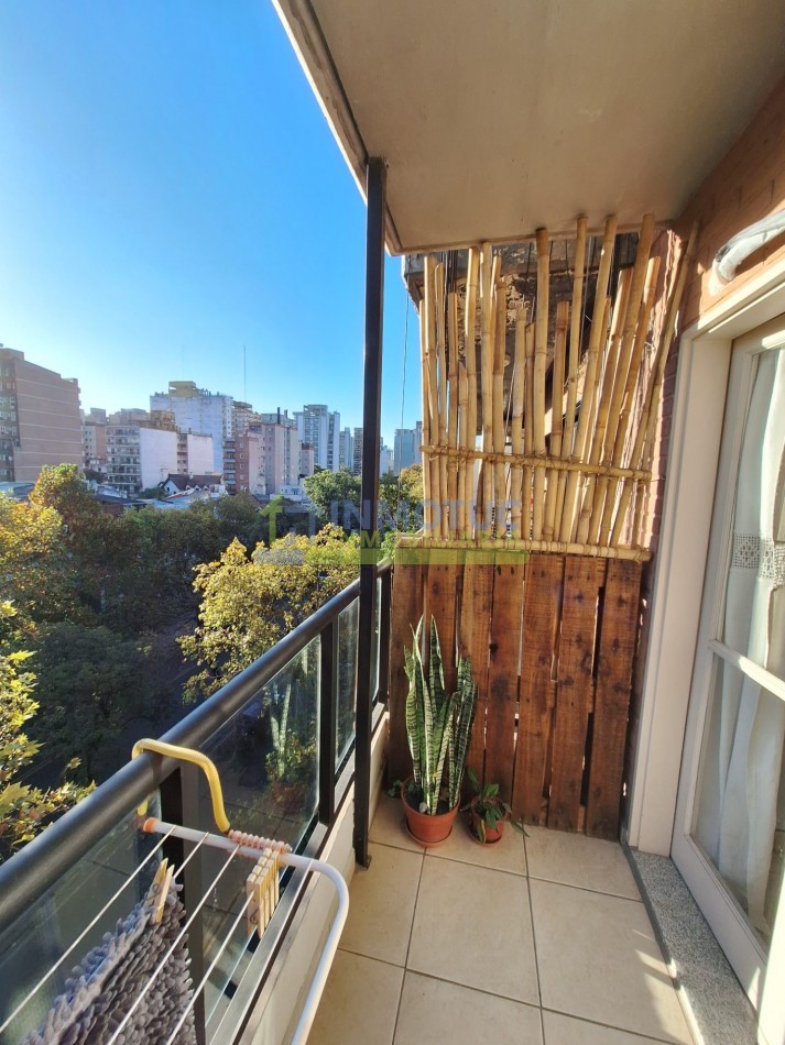 MONOAMBIENTE AV. NICOLAS AVELLANEDA 400 AMOBLADO CON BALCON - EN VENTA  