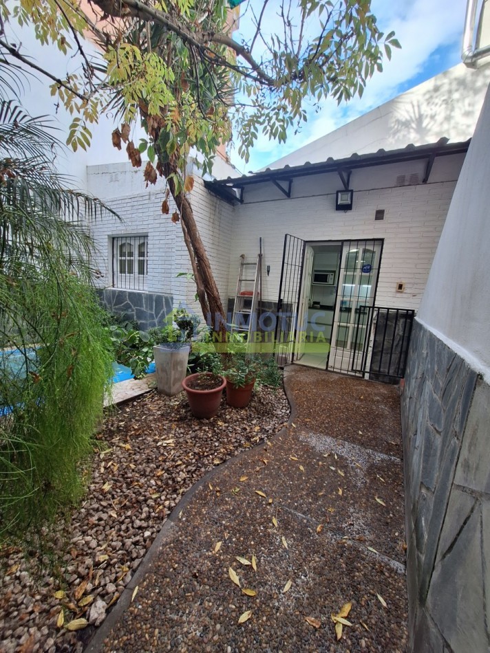 CASA BARRIO SUR - LAS HERAS AL 200 - 3 DORM. 5 BAÑOS - COCHERA