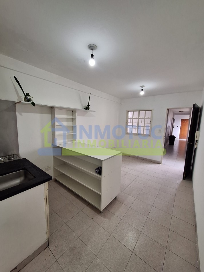 ALQUILER DEPARTAMENTO DE 1 DORMITORIO CON BALCON - LAVADERO - CRISOSTOMO ALVAREZ 300 - CENTRO 