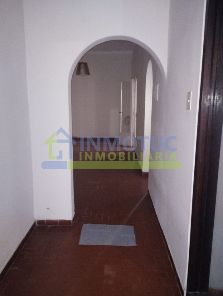 DEPARTAMENTO CON PATIO SANTIAGO AL 900