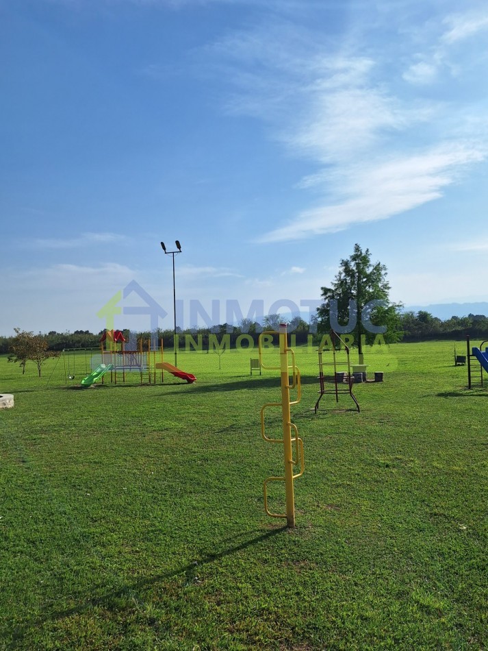 COUNTRY VILAGO - LOTE PERIMETRAL 700M2 APROX