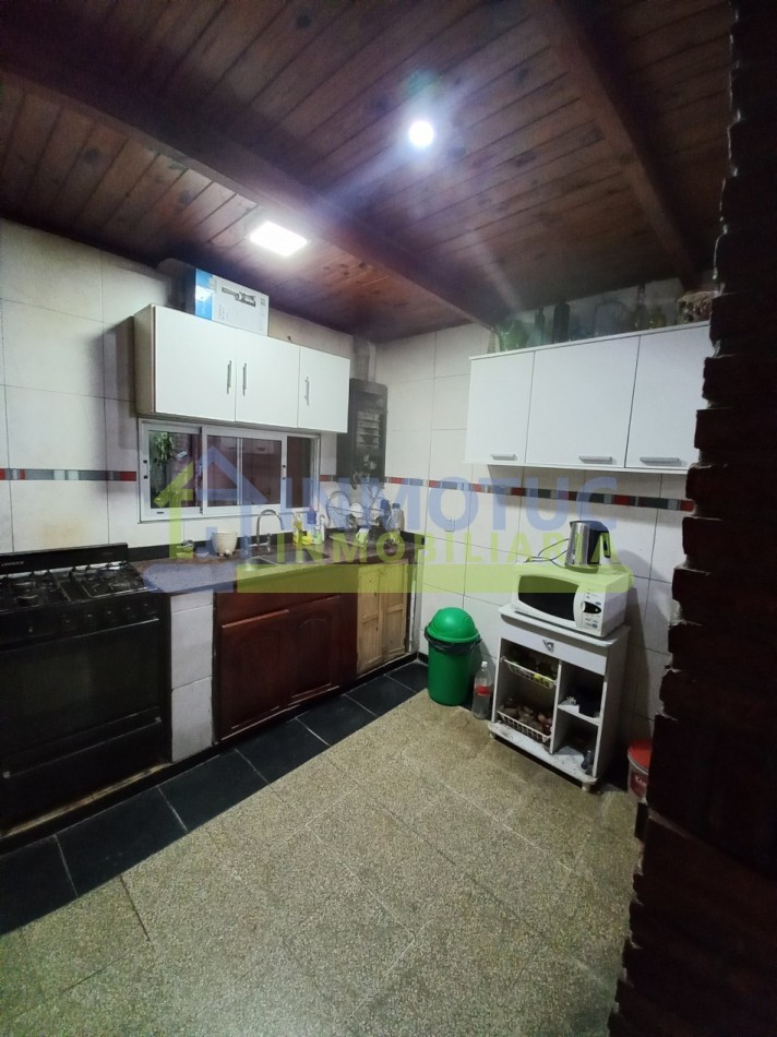 CASA 4 DORM. VILLA CARMELA - BARRIO ISLAS MALVINAS