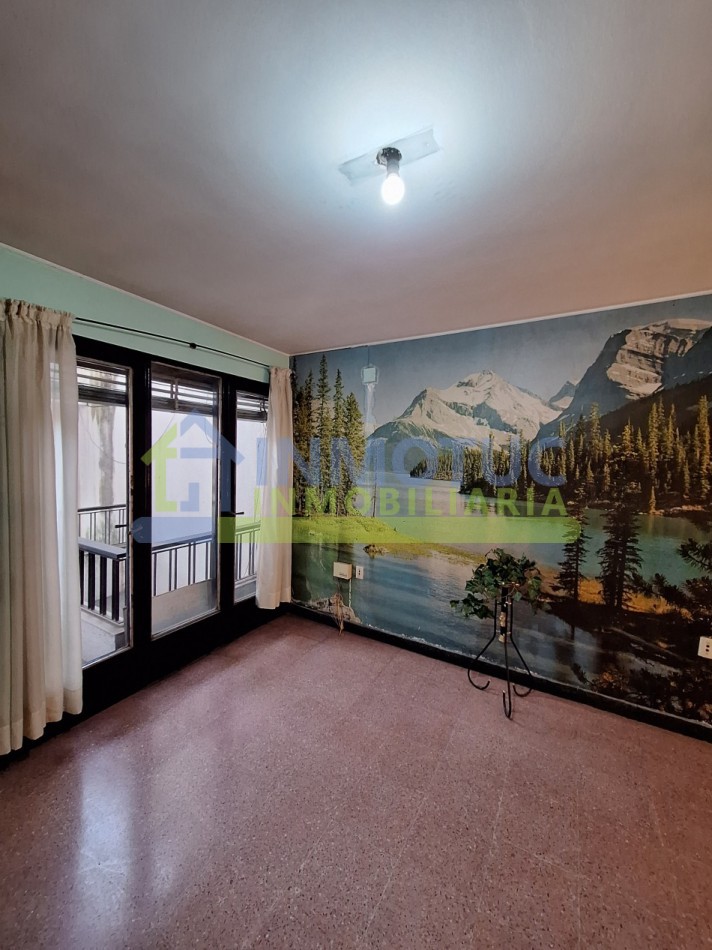 CASA EN VENTA GRAL. PAZ AL 600 - BARRIO SUR - 3 BAÑOS 4 DORMITORIOS COCHERA FONDO Y GRAN POTENCIAL DE AMPLIACION 