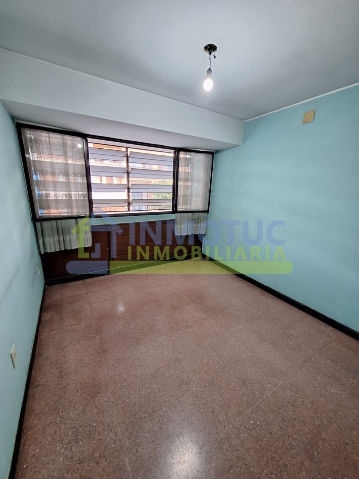 CASA EN VENTA GRAL. PAZ AL 600 - BARRIO SUR - 3 BAÑOS 4 DORMITORIOS COCHERA FONDO Y GRAN POTENCIAL DE AMPLIACION 