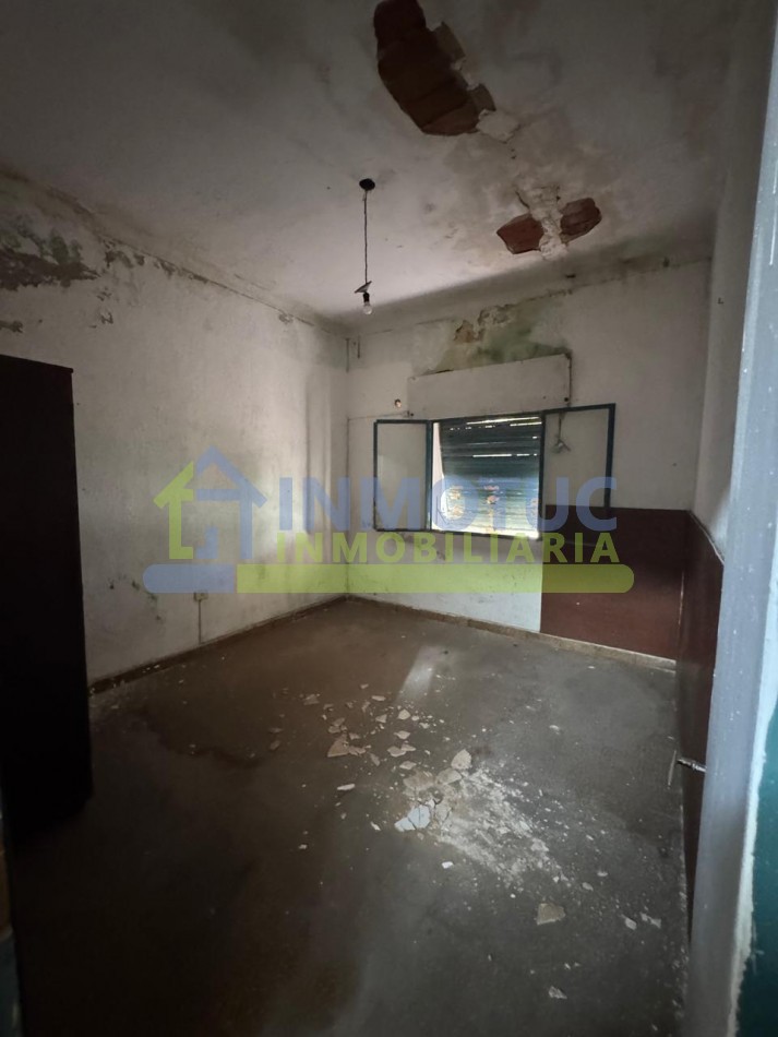 CASA 25 DE MAYO 1200 ( 25 DE MAYO Y URUGUAY) A REFACCIONAR - VENTA