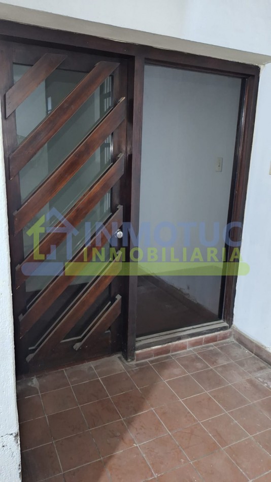 DEPARTAMENTO CON PATIO SANTIAGO AL 900