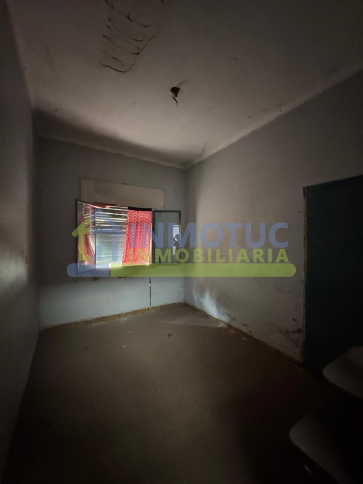 CASA 25 DE MAYO 1200 ( 25 DE MAYO Y URUGUAY) A REFACCIONAR - VENTA