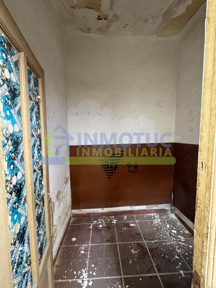 CASA 25 DE MAYO 1200 ( 25 DE MAYO Y URUGUAY) A REFACCIONAR - VENTA