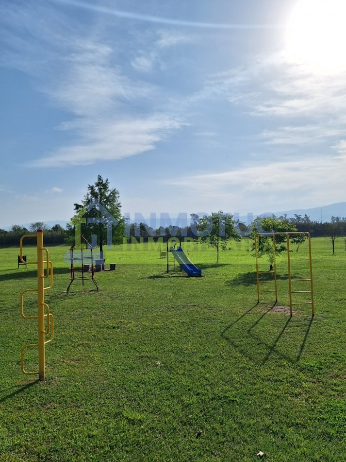 COUNTRY VILAGO - LOTE PERIMETRAL 700M2 APROX