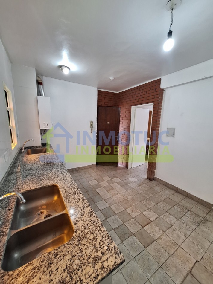 DPTO. Paso de Los Andes al 700 - 3 Dorm. - 2 Baños - Sup. Propia 82 m² + cochera