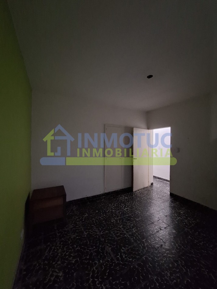 DEPARTAMENTO CON PATIO SANTIAGO AL 900