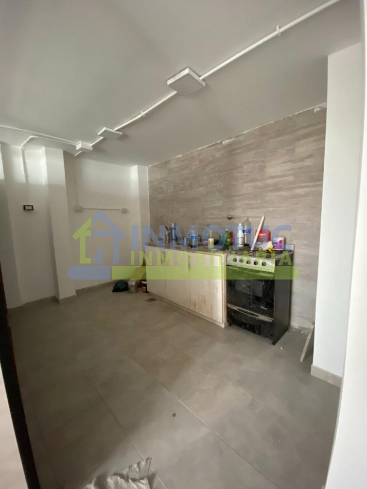 ALQUILER DE EDIFICIO DE CONSULTORIOS/OFICINAS - USOS MULTIPLES - GRAL PAZ 381