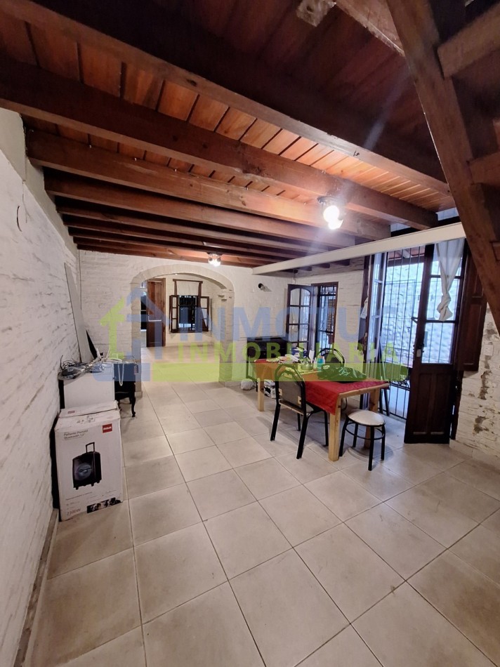 CASA EN VENTA EN BARRIO SUR LAVALLE AL 1200 