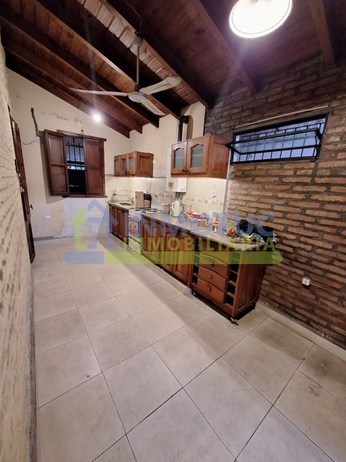 CASA EN VENTA EN BARRIO SUR LAVALLE AL 1200 