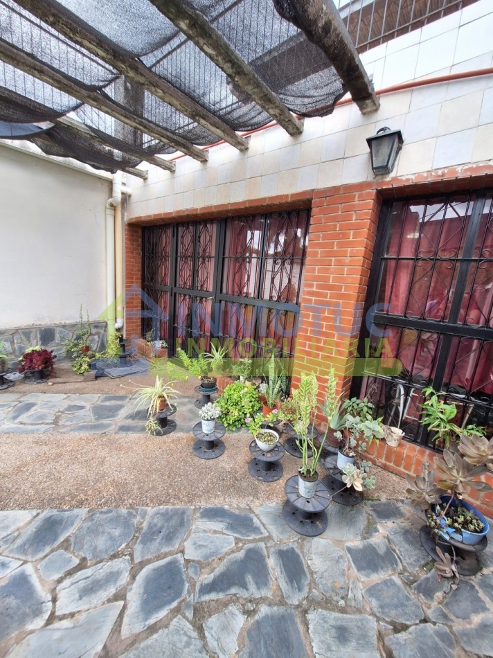 Casa - Corrientes al 2700 - 4 Dorm. - 3 Baños - Sup. Construida 291 m²