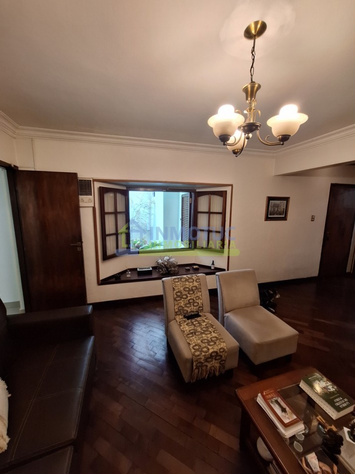 CASA BARRIO SUR - LAS HERAS AL 200 - 3 DORM. 5 BAÑOS - COCHERA