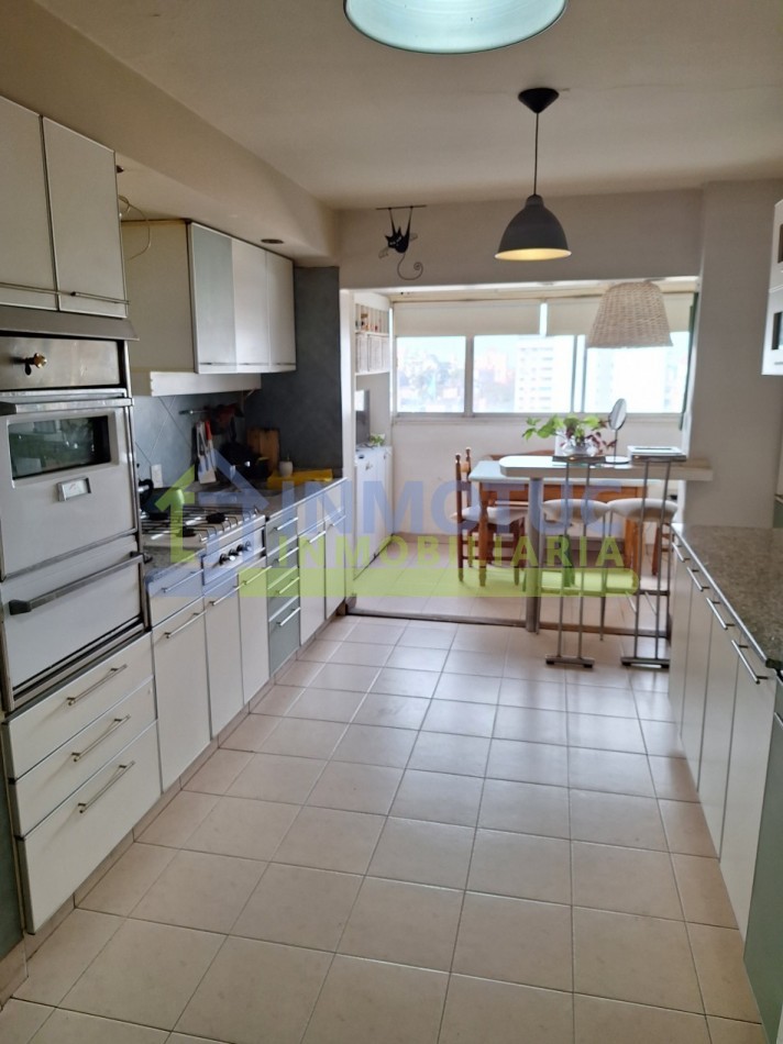 24 DE SEPTIEMBRE AL 600 (MICROCENTRO) DEPARTAMENTO 3 DORMITORIOS + DEPENDENCIA DE SERVICIOS - 3 BAÑOS