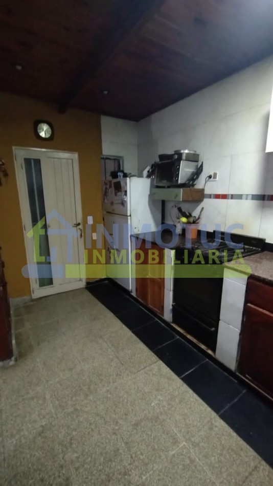 CASA 4 DORM. VILLA CARMELA - BARRIO ISLAS MALVINAS