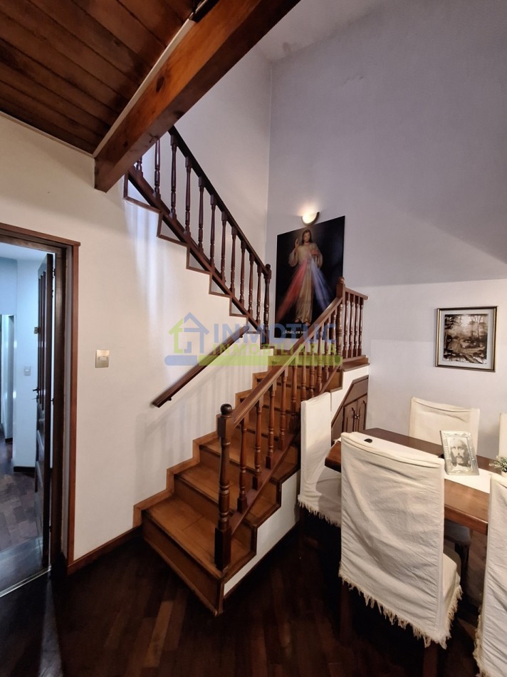 CASA BARRIO SUR - LAS HERAS AL 200 - 3 DORM. 5 BAÑOS - COCHERA