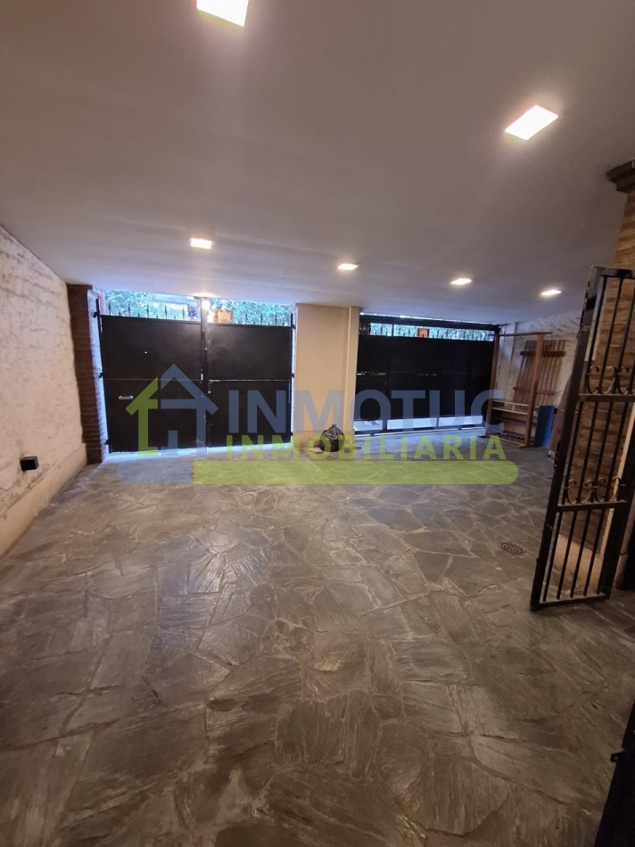 CASA EN VENTA EN BARRIO SUR LAVALLE AL 1200 