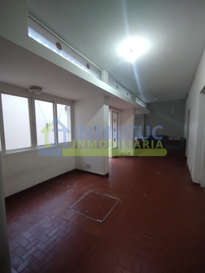DEPARTAMENTO CON PATIO SANTIAGO AL 900