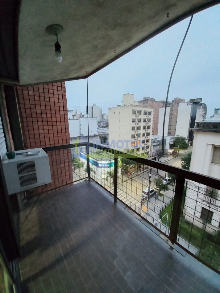 DEPARTAMENTO DE 1 DORMITORIO AMPLIO CON BALCON - BARRIO SUR - LAMADRID 400 - APTO CREDITO - ZONA TRIBUNALES