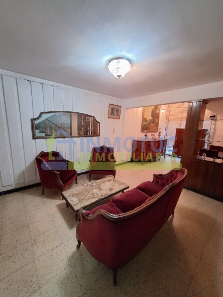 CASA EN VENTA GRAL. PAZ AL 600 - BARRIO SUR - 3 BAÑOS 4 DORMITORIOS COCHERA FONDO Y GRAN POTENCIAL DE AMPLIACION 