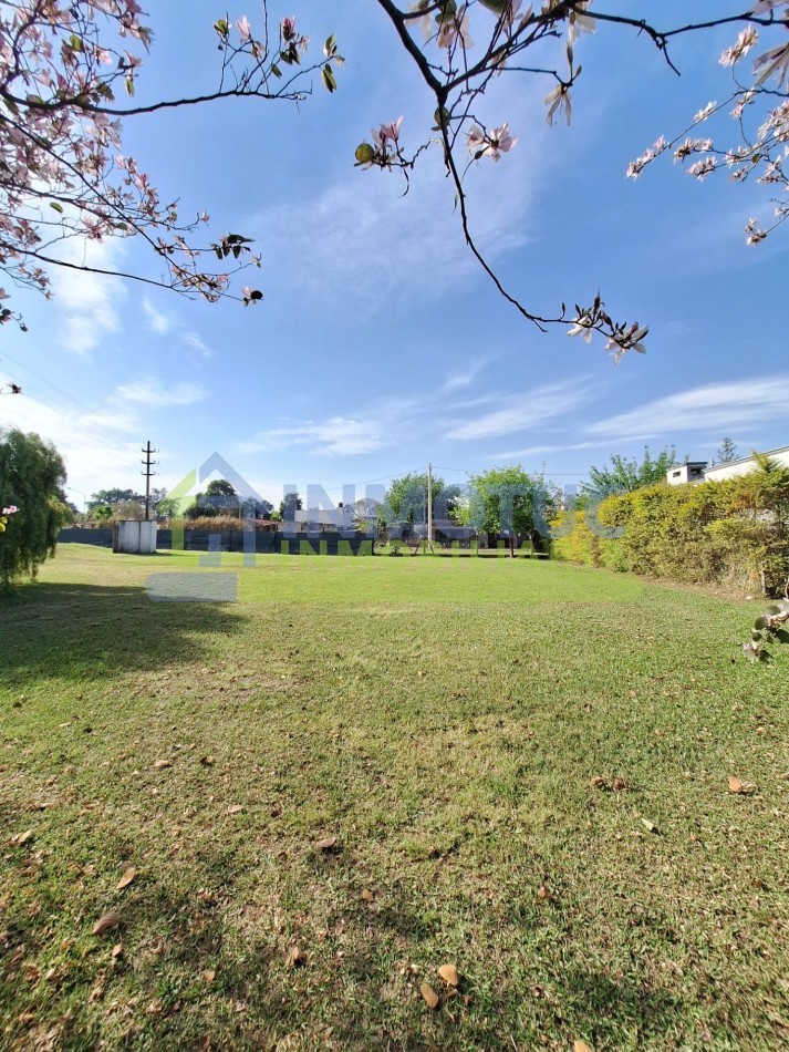 COUNTRY VILAGO - LOTE PERIMETRAL 700M2 APROX