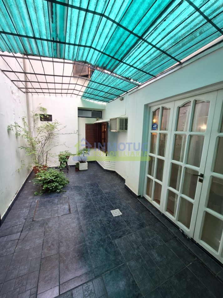 CASA BARRIO SUR - LAS HERAS AL 200 - 3 DORM. 5 BAÑOS - COCHERA