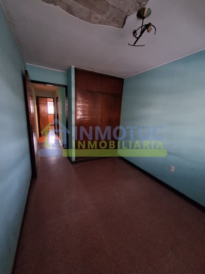 CASA EN VENTA GRAL. PAZ AL 600 - BARRIO SUR - 3 BAÑOS 4 DORMITORIOS COCHERA FONDO Y GRAN POTENCIAL DE AMPLIACION 