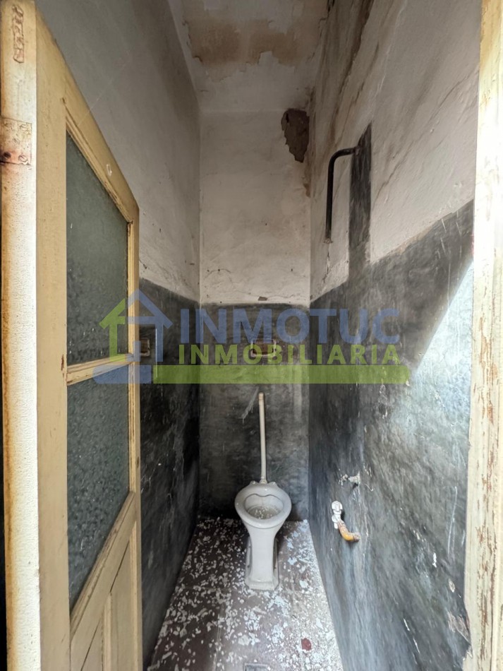 CASA 25 DE MAYO 1200 ( 25 DE MAYO Y URUGUAY) A REFACCIONAR - VENTA