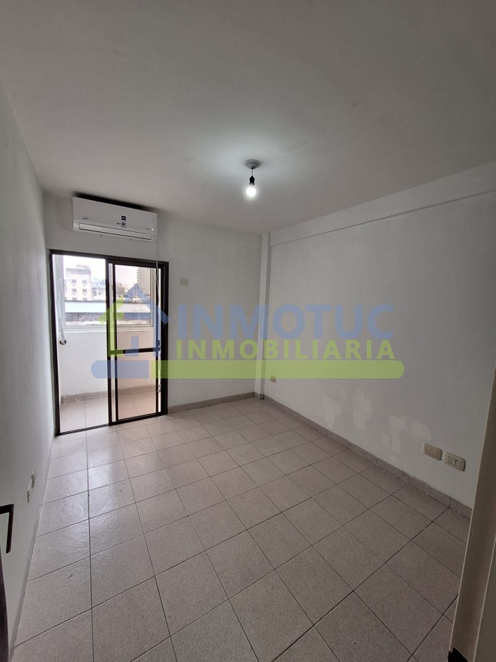 ALQUILER DEPARTAMENTO DE 1 DORMITORIO CON BALCON - LAVADERO - CRISOSTOMO ALVAREZ 300 - CENTRO 