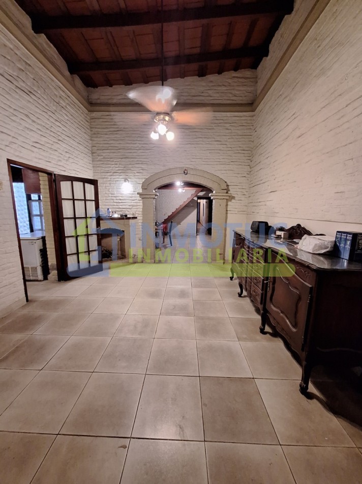 CASA EN VENTA EN BARRIO SUR LAVALLE AL 1200 