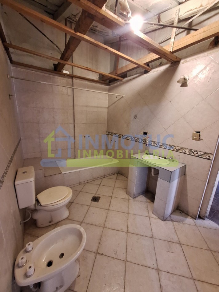 VENTA O ALQUILER CASA 4 DORM  - BARRIO SUR - LAS HERAS  AL 200 
