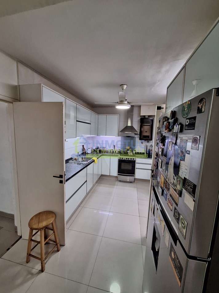 CASA BARRIO SUR - LAS HERAS AL 200 - 3 DORM. 5 BAÑOS - COCHERA