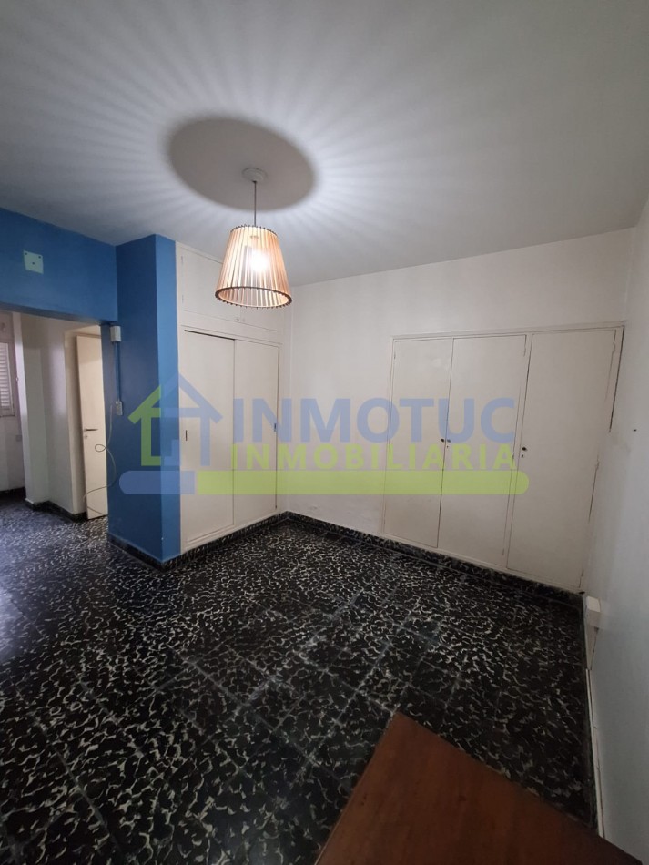DEPARTAMENTO CON PATIO SANTIAGO AL 900