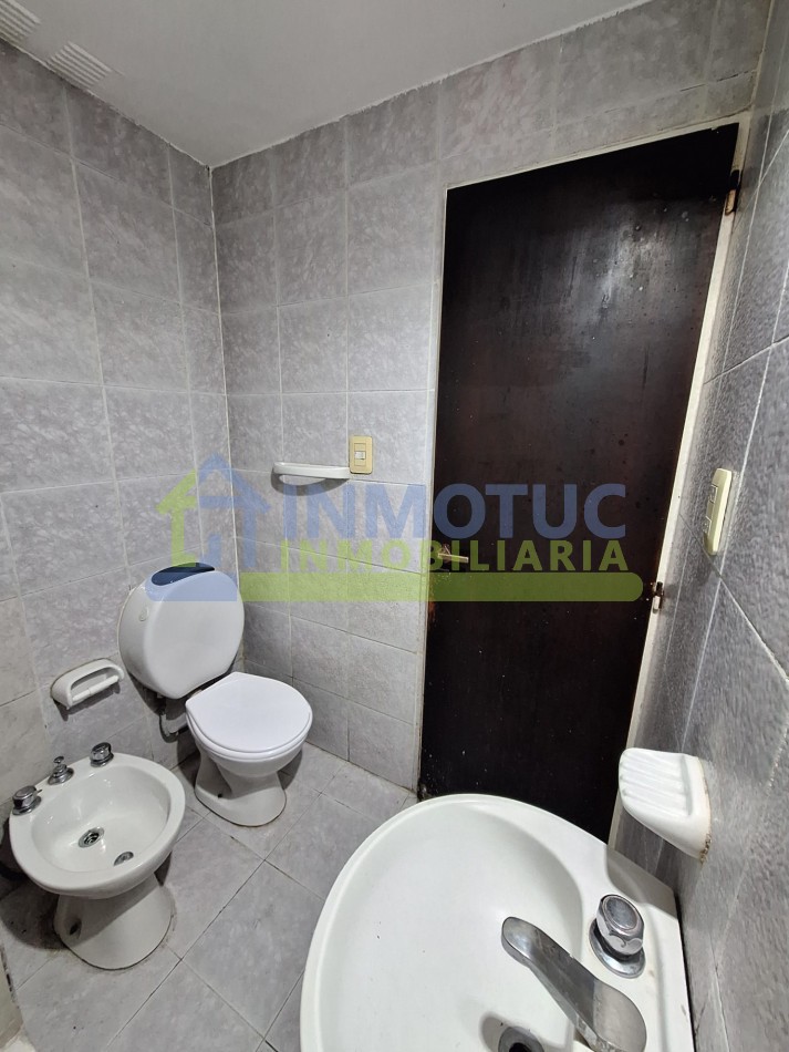 ALQUILER DEPARTAMENTO DE 1 DORMITORIO CON BALCON - LAVADERO - CRISOSTOMO ALVAREZ 300 - CENTRO 