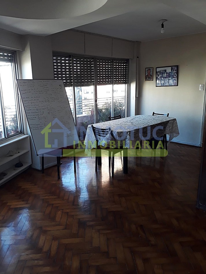 25 DE MAYO Y CORRIENTES - DPTO 4 DORM. 3 BAÑOS - APTO CREDITO HIP. - BARRIO NORTE