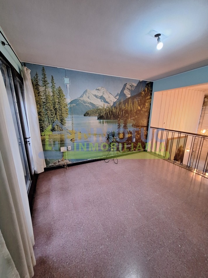 CASA EN VENTA GRAL. PAZ AL 600 - BARRIO SUR - 3 BAÑOS 4 DORMITORIOS COCHERA FONDO Y GRAN POTENCIAL DE AMPLIACION 