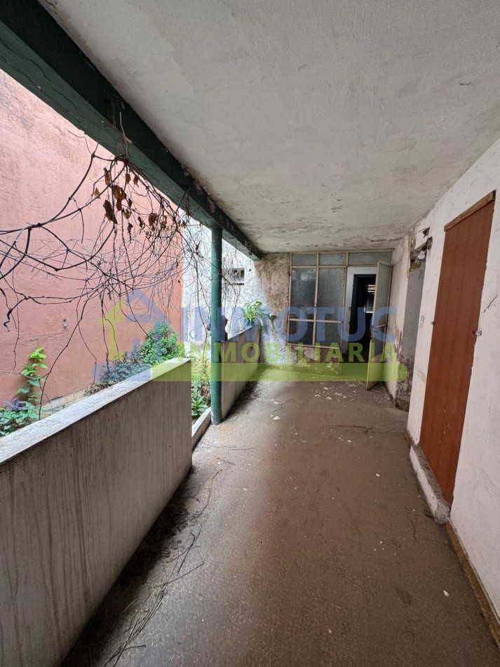 CASA 25 DE MAYO 1200 ( 25 DE MAYO Y URUGUAY) A REFACCIONAR - VENTA