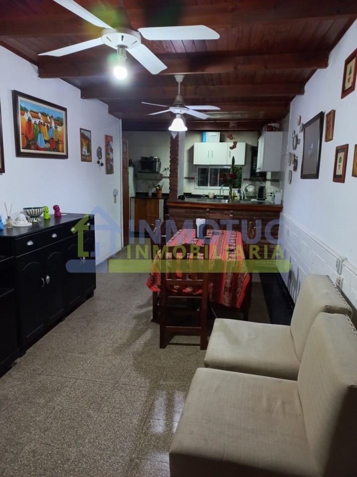 CASA 4 DORM. VILLA CARMELA - BARRIO ISLAS MALVINAS