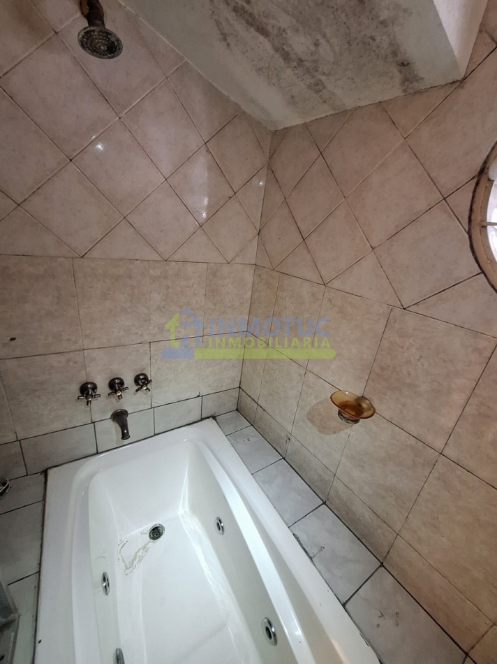 CASA BARRIO SUR - LAS HERAS AL 200 - 3 DORM. 5 BAÑOS - COCHERA